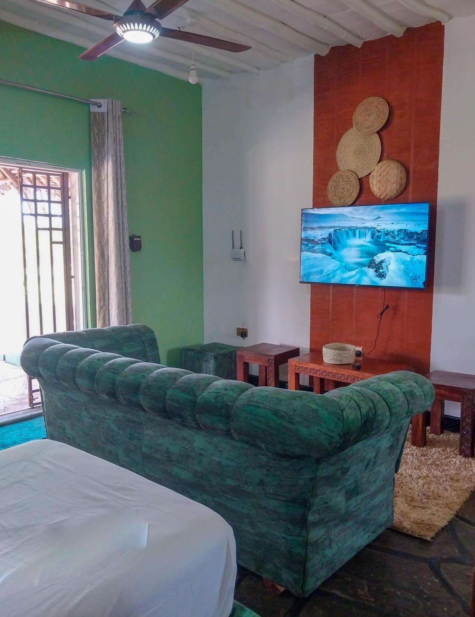 Sagwe Riviera Diani, Kenya Villa