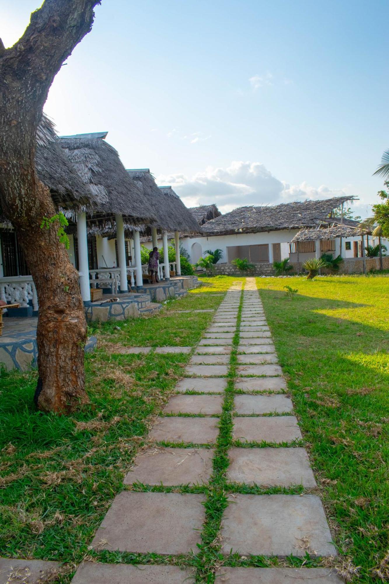 Sagwe Riviera Diani, Kenya * Diani Beach
