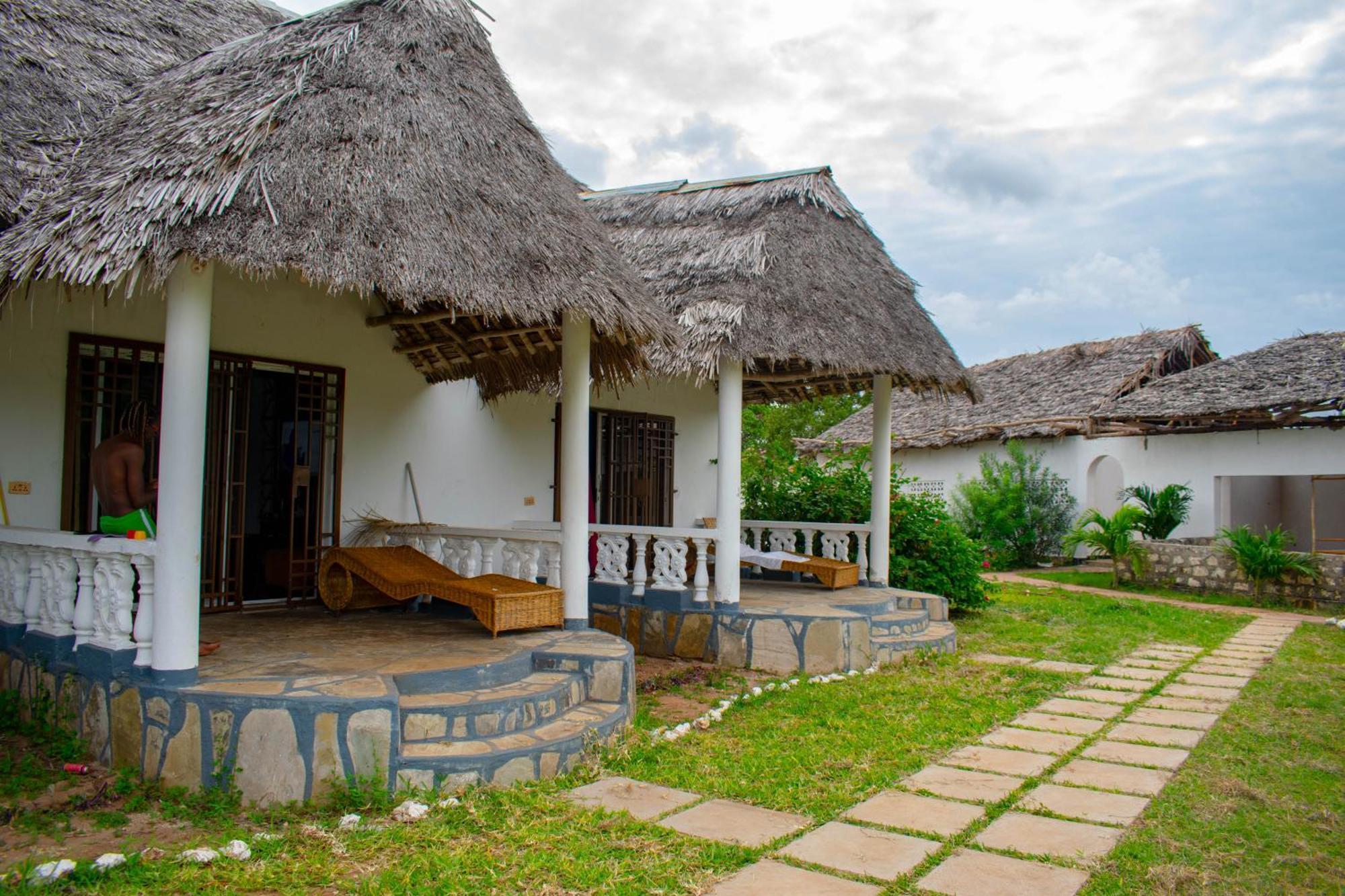 Sagwe Riviera Diani, Kenya Villa *