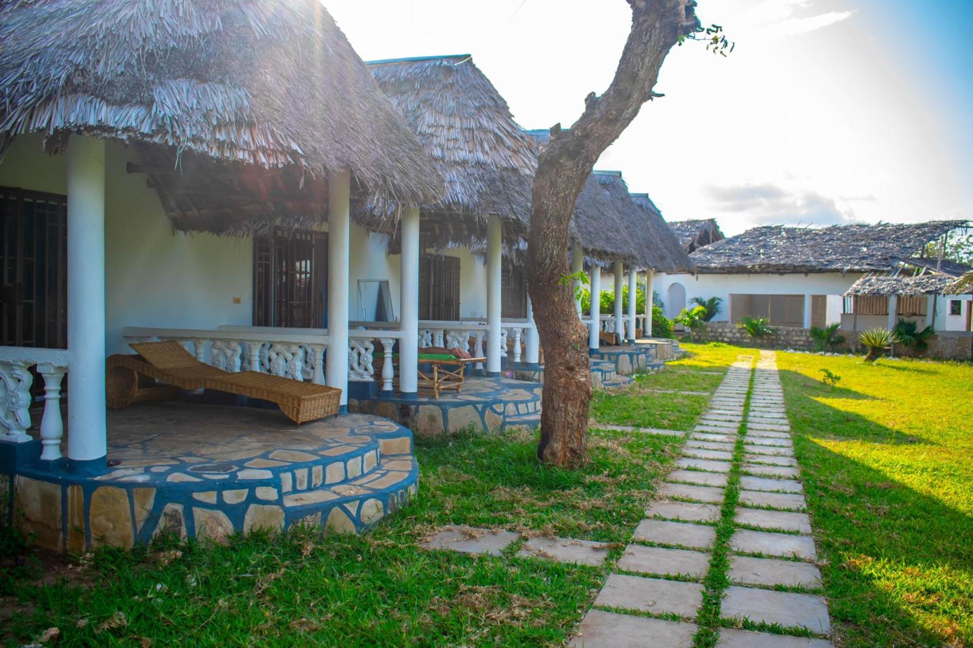 Sagwe Riviera Diani, Kenya Villa *